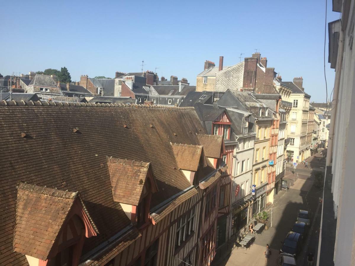 Bel Appartement Dans Le Centre Historique De Rouen Exterior photo